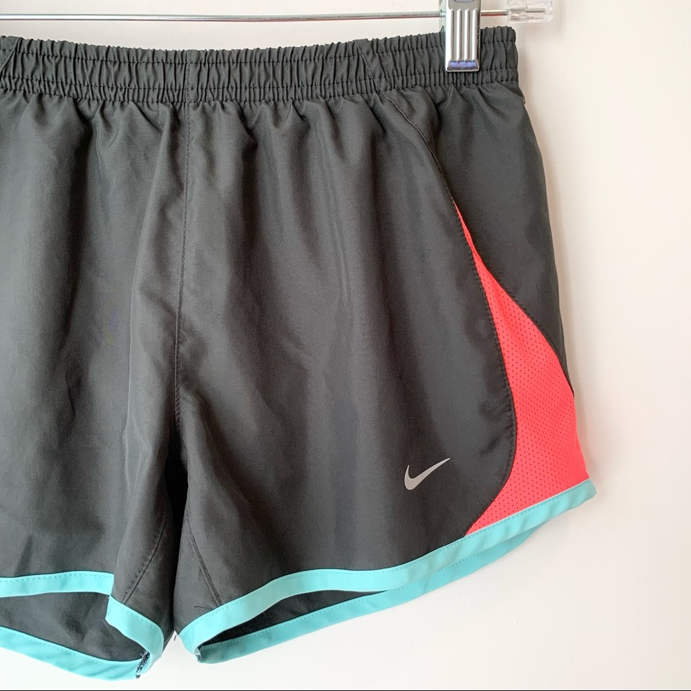 Nike Running Shorts - Picture 2 of 5